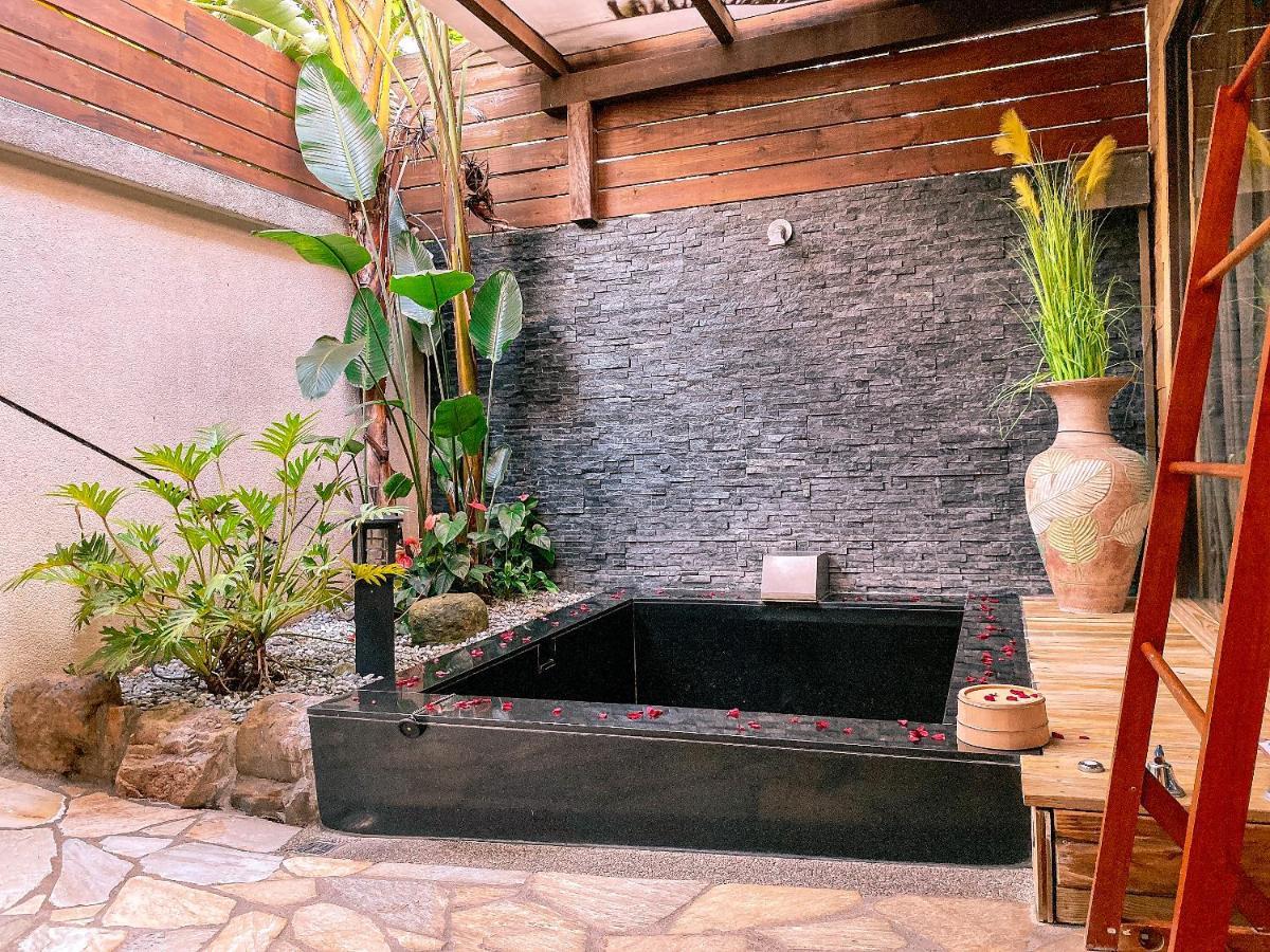 Bed and Breakfast Yage Hotspring House à Jiaoxi Extérieur photo