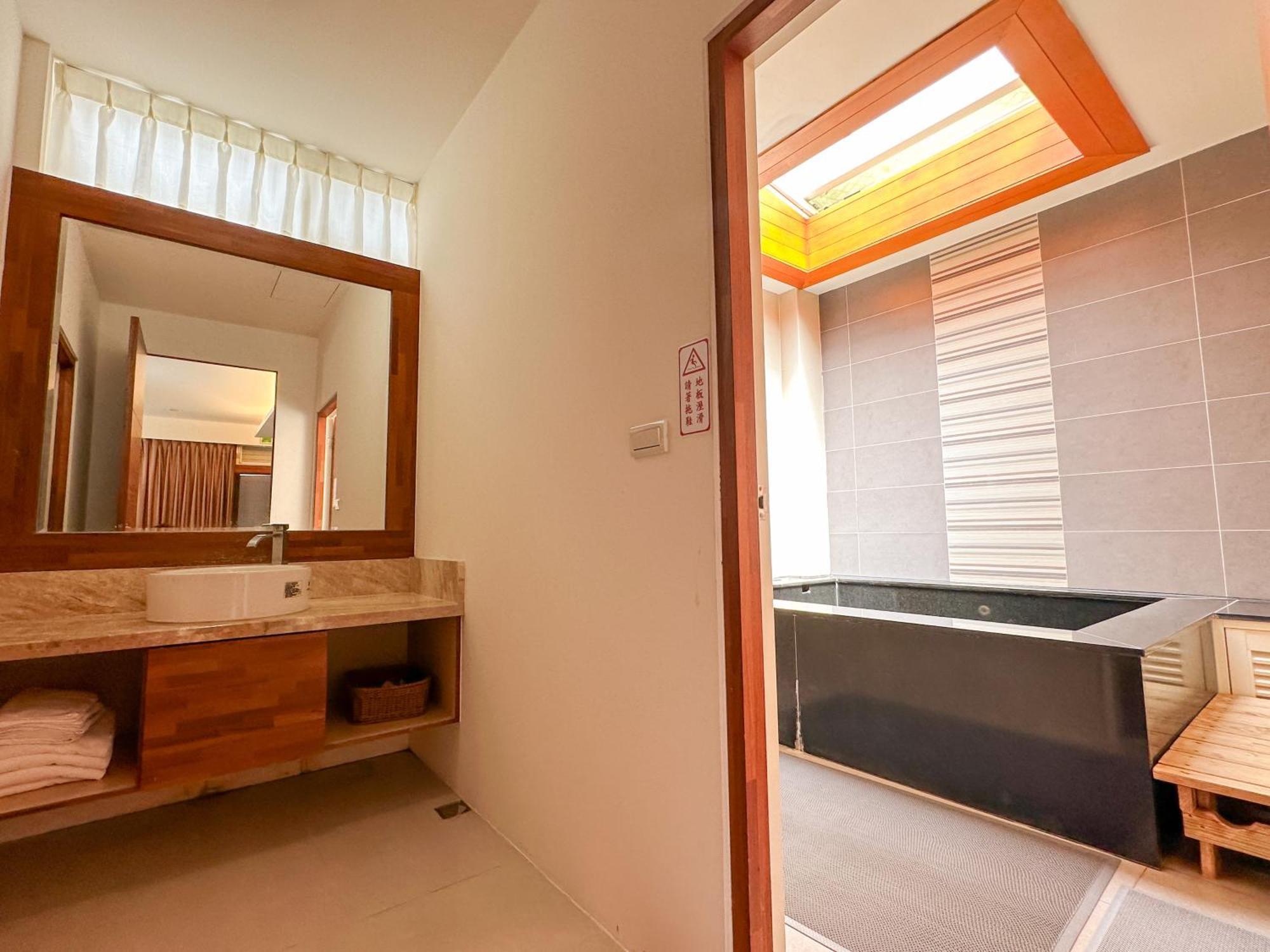 Bed and Breakfast Yage Hotspring House à Jiaoxi Extérieur photo
